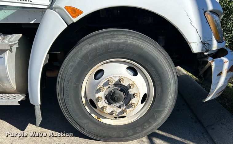 image for item NJ9574 2011 Kenworth T370 box truck