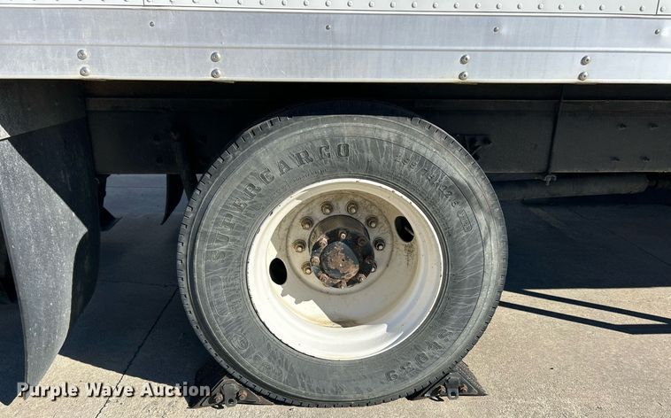 image for item NJ9574 2011 Kenworth T370 box truck