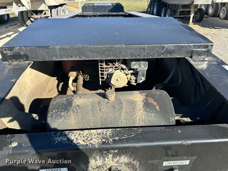 image for item NJ9637 2006 Witzco RG-35 Challenger lowboy equipment trailer