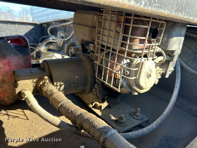 image for item NJ9637 2006 Witzco RG-35 Challenger lowboy equipment trailer