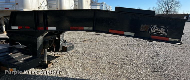 image for item NJ9637 2006 Witzco RG-35 Challenger lowboy equipment trailer