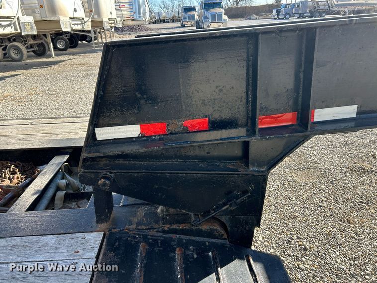 image for item NJ9637 2006 Witzco RG-35 Challenger lowboy equipment trailer