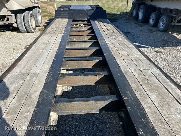 image for item NJ9637 2006 Witzco RG-35 Challenger lowboy equipment trailer