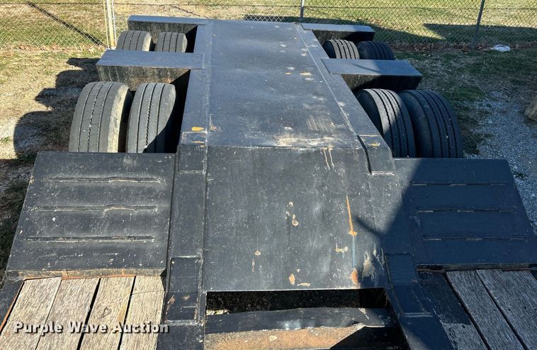 image for item NJ9637 2006 Witzco RG-35 Challenger lowboy equipment trailer