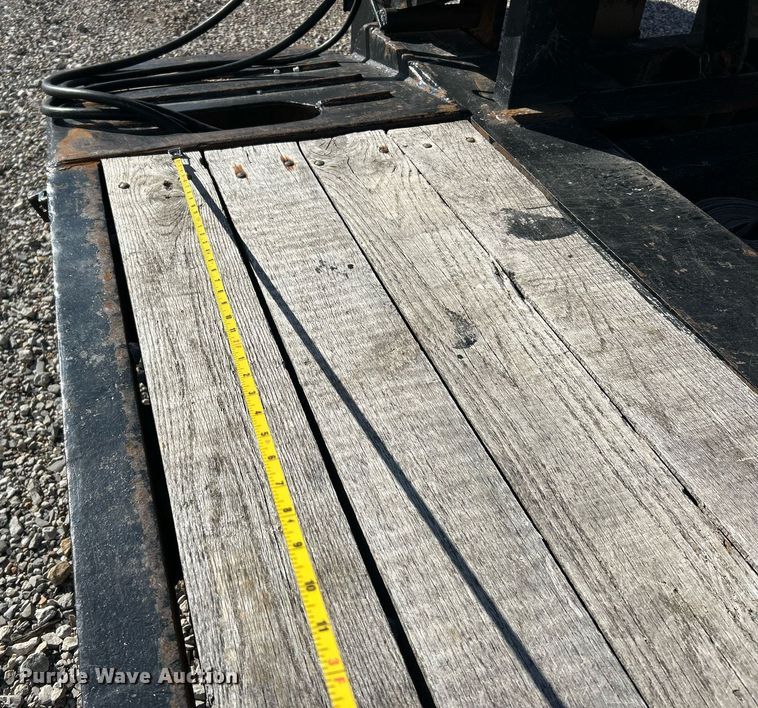 image for item NJ9637 2006 Witzco RG-35 Challenger lowboy equipment trailer