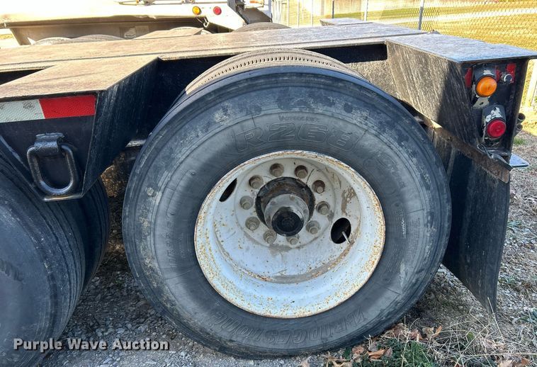 image for item NJ9637 2006 Witzco RG-35 Challenger lowboy equipment trailer