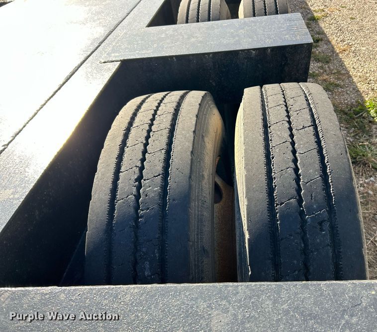 image for item NJ9637 2006 Witzco RG-35 Challenger lowboy equipment trailer