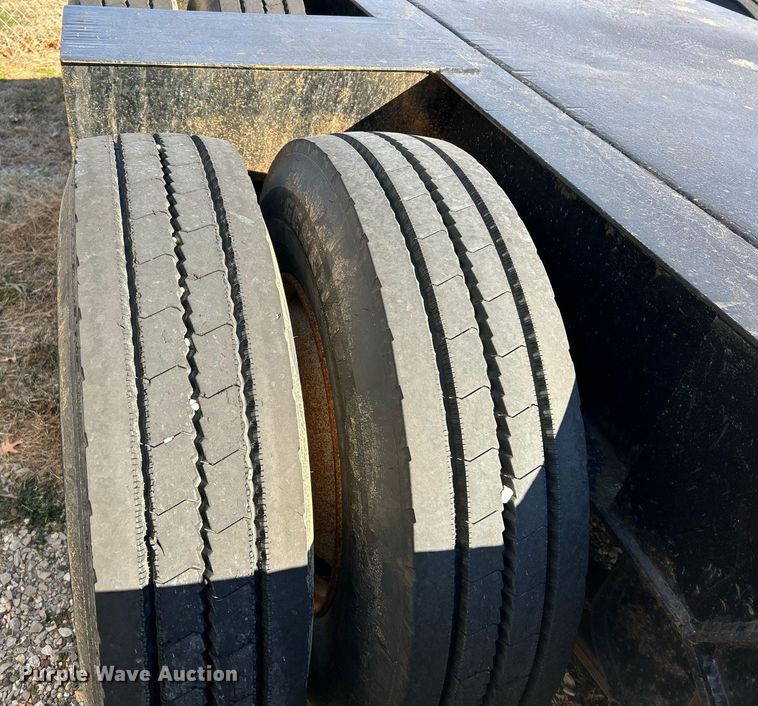 image for item NJ9637 2006 Witzco RG-35 Challenger lowboy equipment trailer