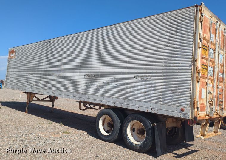 image for item NW9742 1977 Hobbs A8800142E dry van trailer