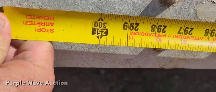 image for item NW9742 1977 Hobbs A8800142E dry van trailer