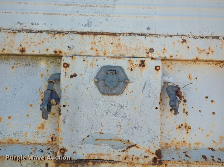 image for item NW9742 1977 Hobbs A8800142E dry van trailer