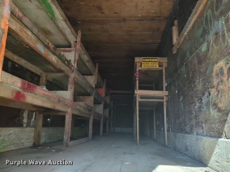 image for item NW9742 1977 Hobbs A8800142E dry van trailer