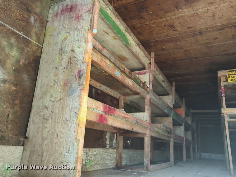 image for item NW9742 1977 Hobbs A8800142E dry van trailer