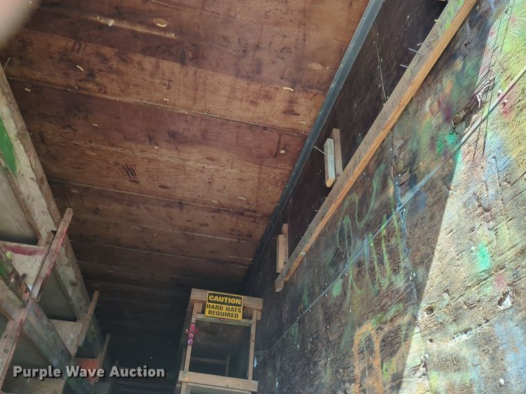 image for item NW9742 1977 Hobbs A8800142E dry van trailer