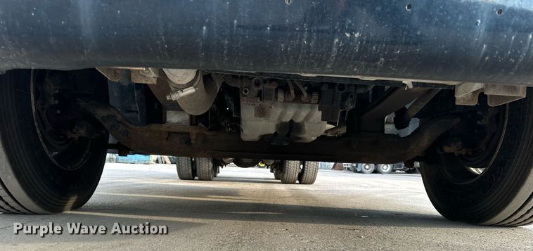 image for item OG9669 2006 Freightliner  Columbia  semi truck