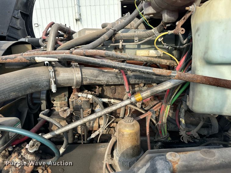 image for item OG9669 2006 Freightliner  Columbia  semi truck