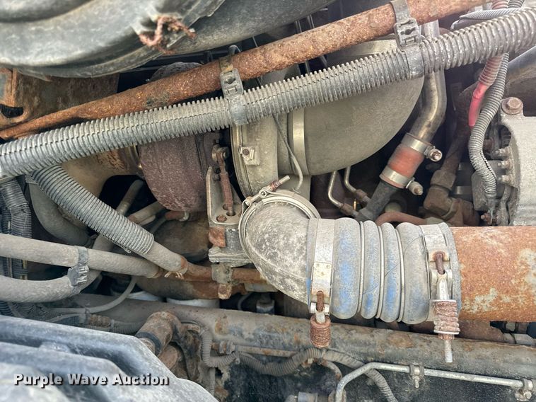 image for item OG9669 2006 Freightliner  Columbia  semi truck