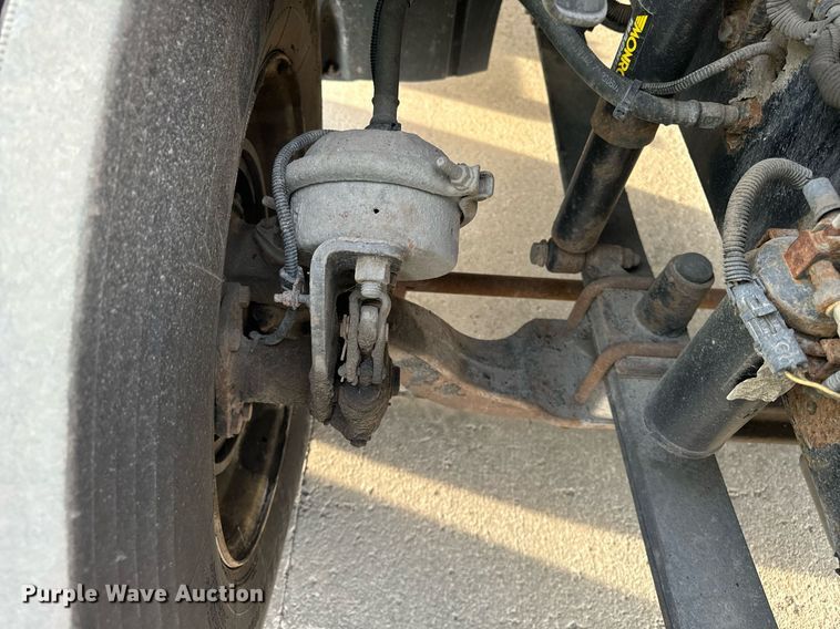 image for item OG9669 2006 Freightliner  Columbia  semi truck