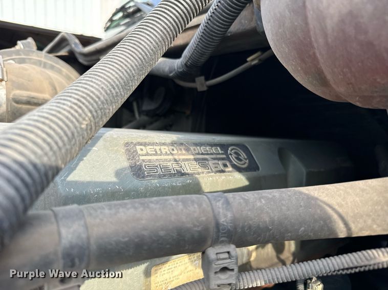 image for item OG9669 2006 Freightliner  Columbia  semi truck