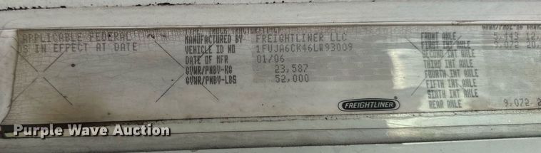 image for item OG9669 2006 Freightliner  Columbia  semi truck