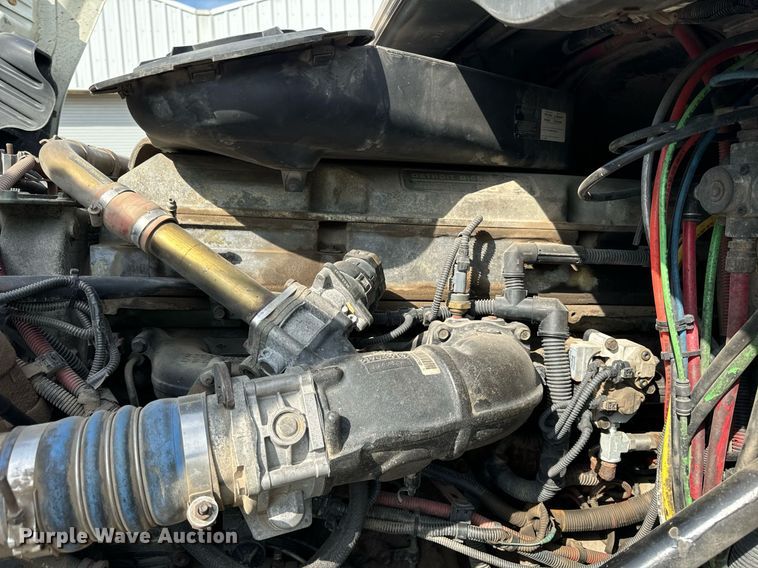 image for item OG9676 2009 Freightliner  Cascadia  semi truck