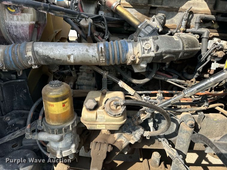 image for item OG9676 2009 Freightliner  Cascadia  semi truck