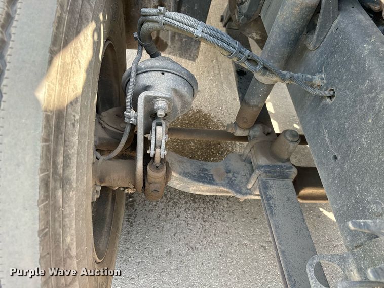 image for item OG9676 2009 Freightliner  Cascadia  semi truck