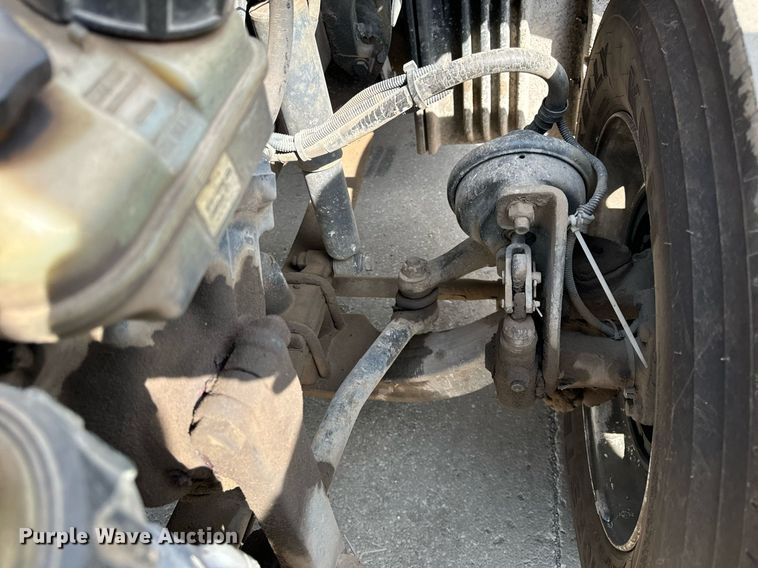 image for item OG9676 2009 Freightliner  Cascadia  semi truck