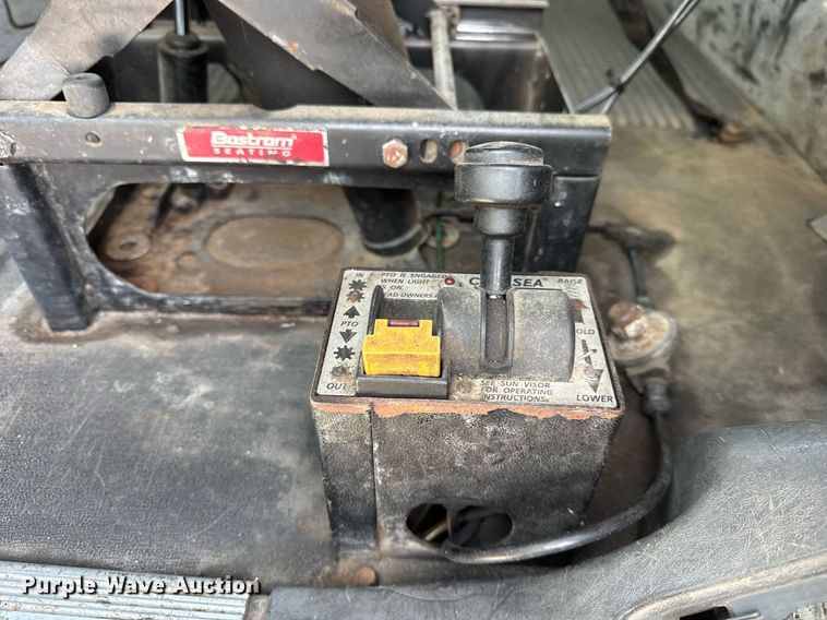 image for item OG9761 2004 Freightliner Columbia 120 semi truck