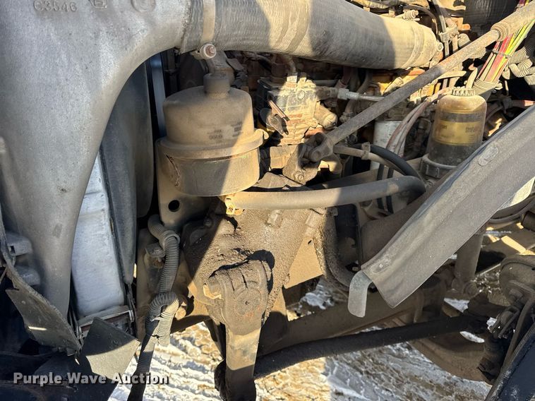 image for item OG9761 2004 Freightliner Columbia 120 semi truck