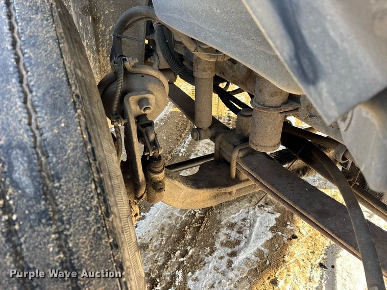 image for item OG9761 2004 Freightliner Columbia 120 semi truck