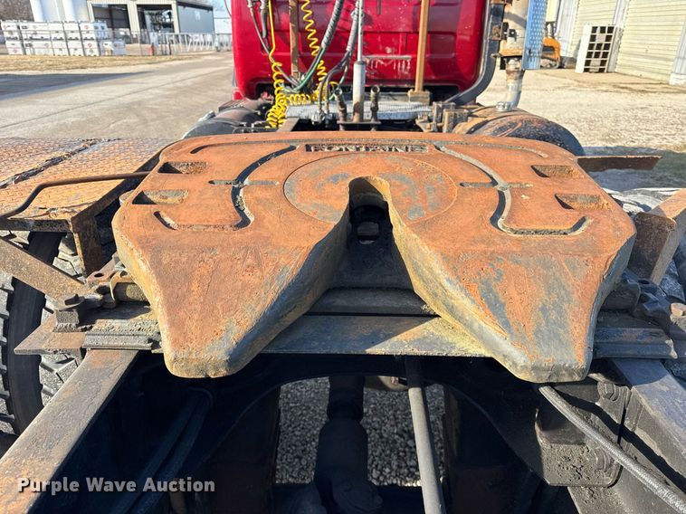 image for item OG9771 1994 Mack  RD688S semi truck