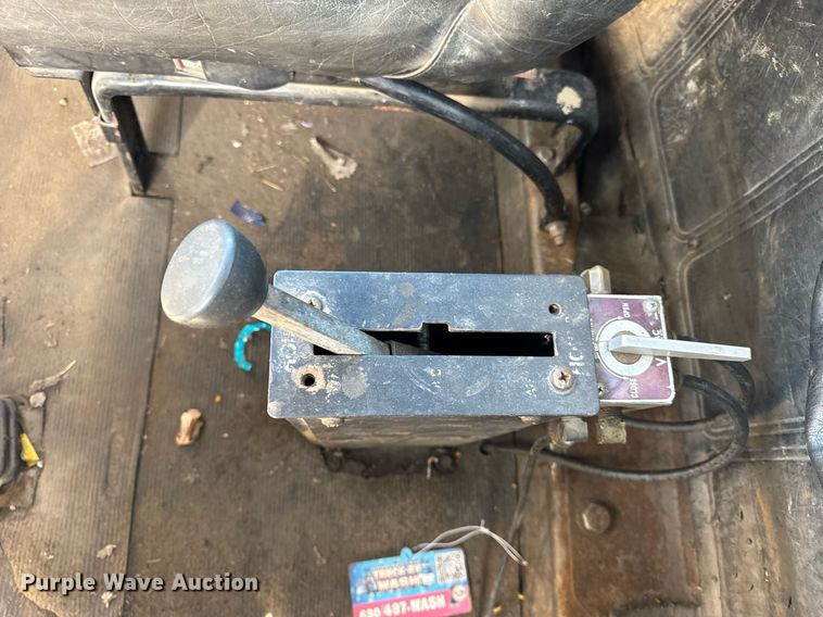 image for item OG9771 1994 Mack  RD688S semi truck