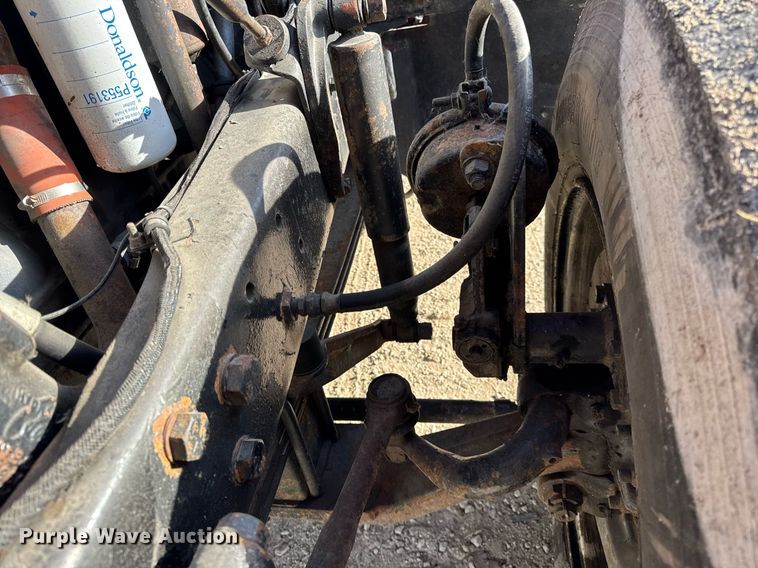 image for item OG9771 1994 Mack  RD688S semi truck