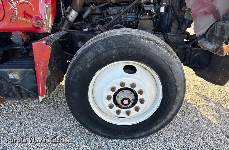 image for item OG9771 1994 Mack  RD688S semi truck