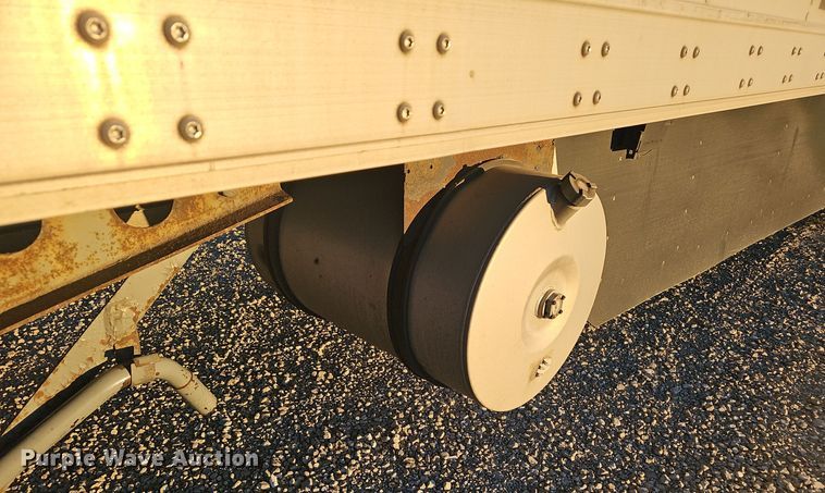 image for item OJ9106 2008 Wabash refrigerated van trailer