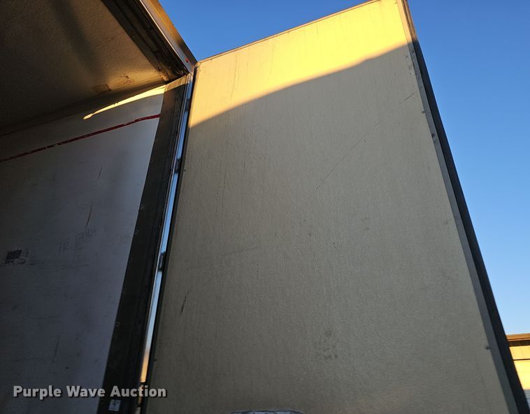 image for item OJ9106 2008 Wabash refrigerated van trailer