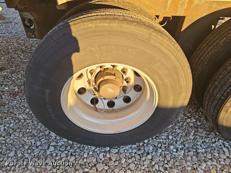 image for item OJ9106 2008 Wabash refrigerated van trailer