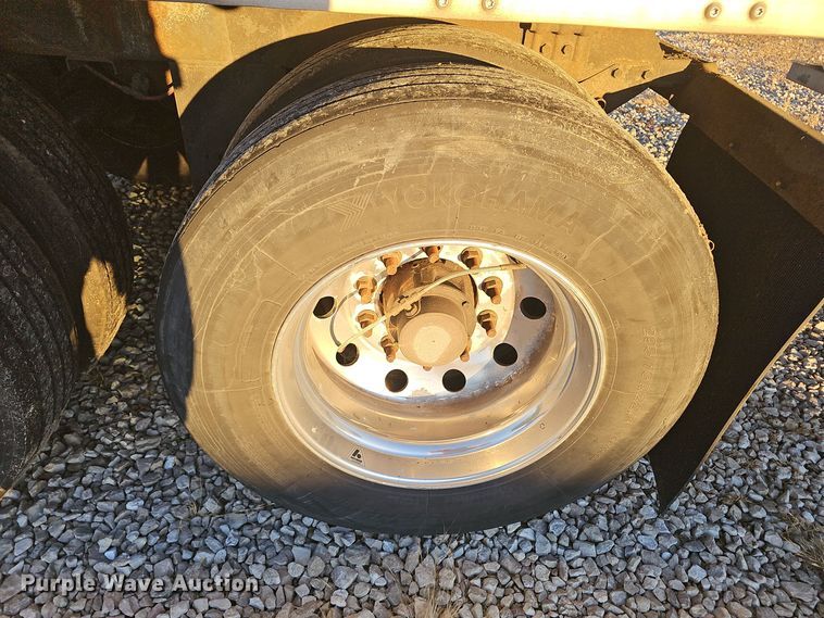 image for item OJ9106 2008 Wabash refrigerated van trailer