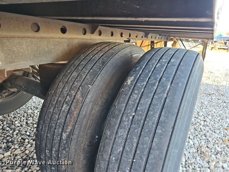 image for item OJ9106 2008 Wabash refrigerated van trailer