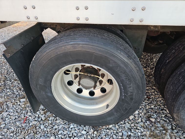 image for item OJ9106 2008 Wabash refrigerated van trailer