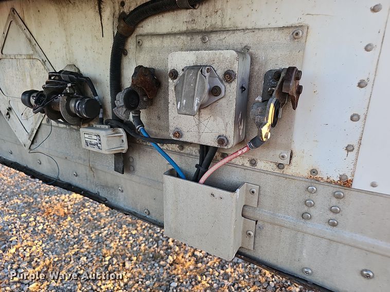 image for item OJ9107 2008 Wabash refrigerated van trailer