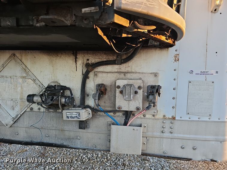 image for item OJ9107 2008 Wabash refrigerated van trailer