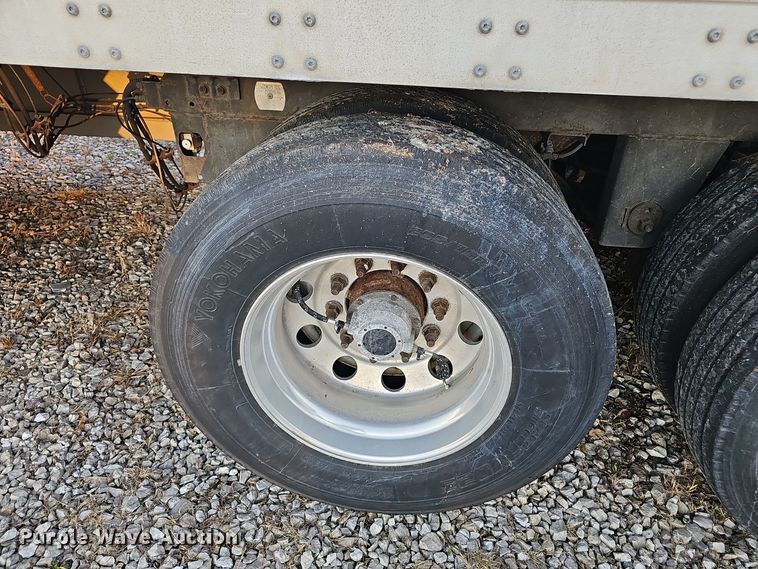 image for item OJ9107 2008 Wabash refrigerated van trailer