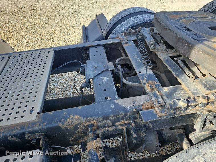 image for item OJ9171 2009 International 8600 SBA 6X4 semi truck