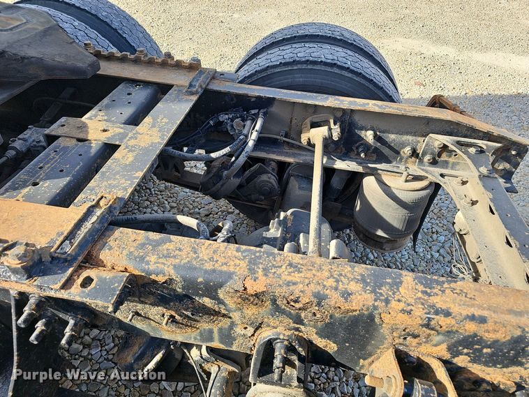 image for item OJ9171 2009 International 8600 SBA 6X4 semi truck