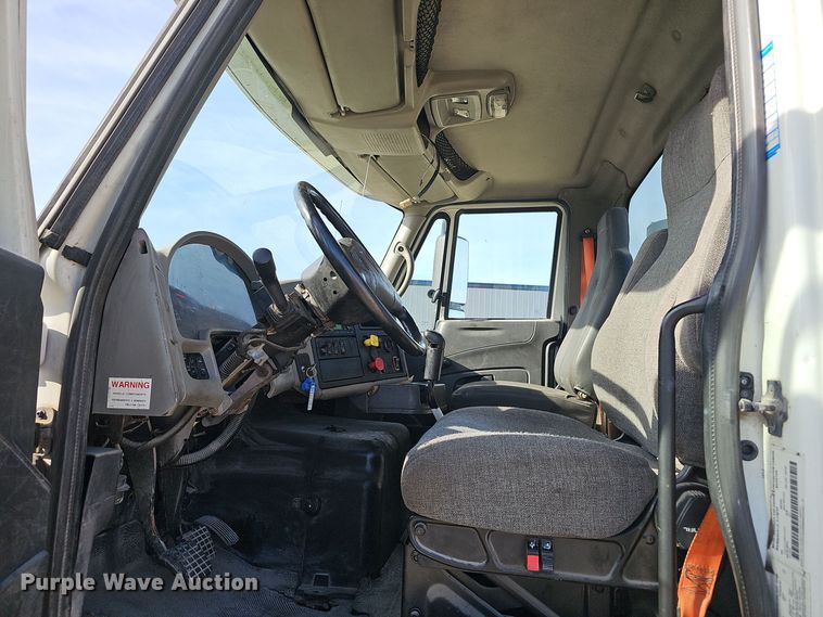 image for item OJ9171 2009 International 8600 SBA 6X4 semi truck