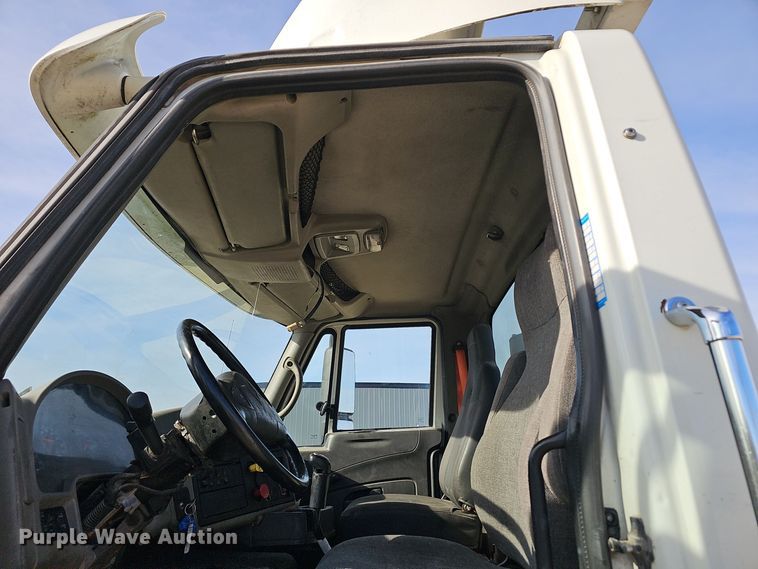 image for item OJ9171 2009 International 8600 SBA 6X4 semi truck