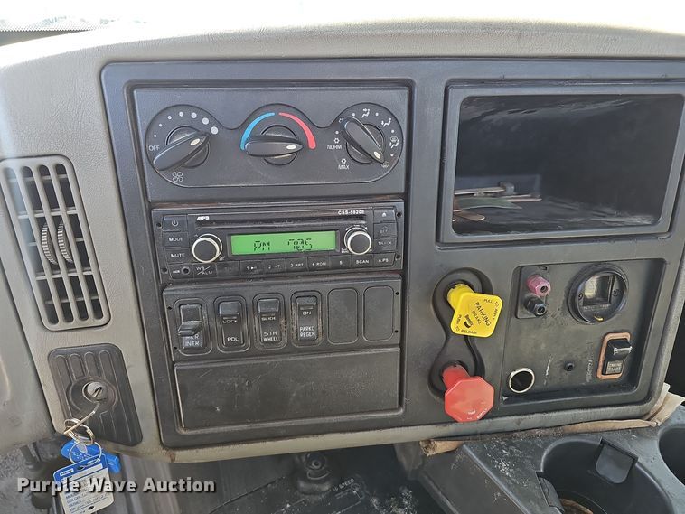 image for item OJ9171 2009 International 8600 SBA 6X4 semi truck