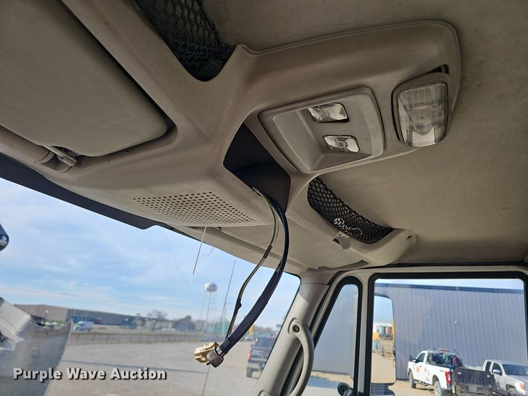 image for item OJ9171 2009 International 8600 SBA 6X4 semi truck